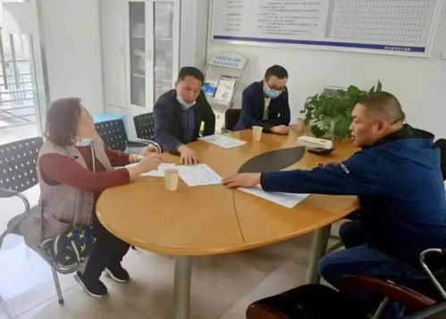 法律咨詢進社區(qū)，為民服務暖人心
